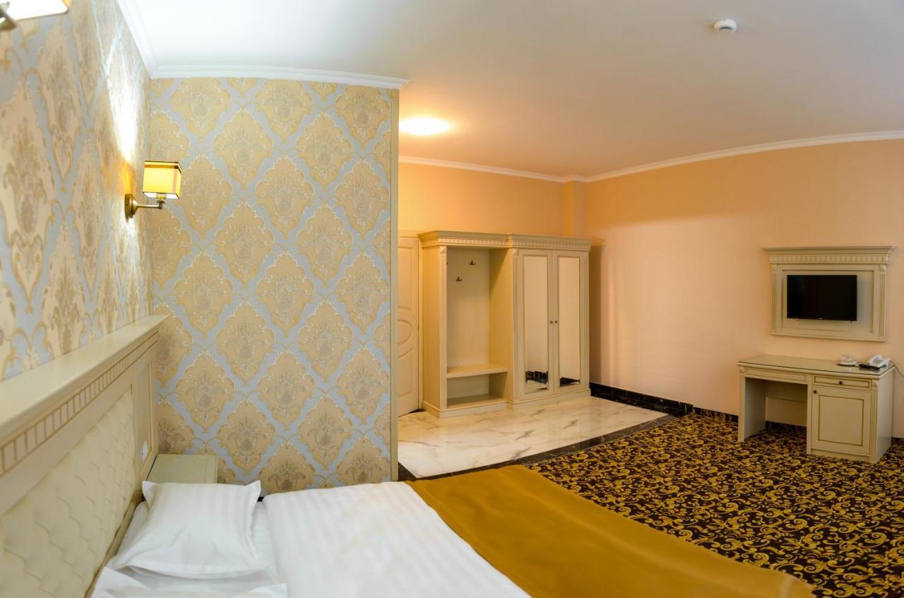 Hotel Little Orient Brăila Exterior foto