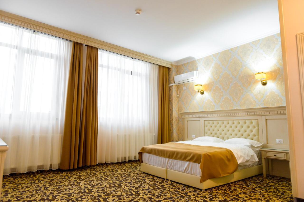 Hotel Little Orient Brăila Exterior foto